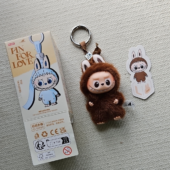 PIN FOR LOVE LABUBU LETTER L - Picture 9 of 10